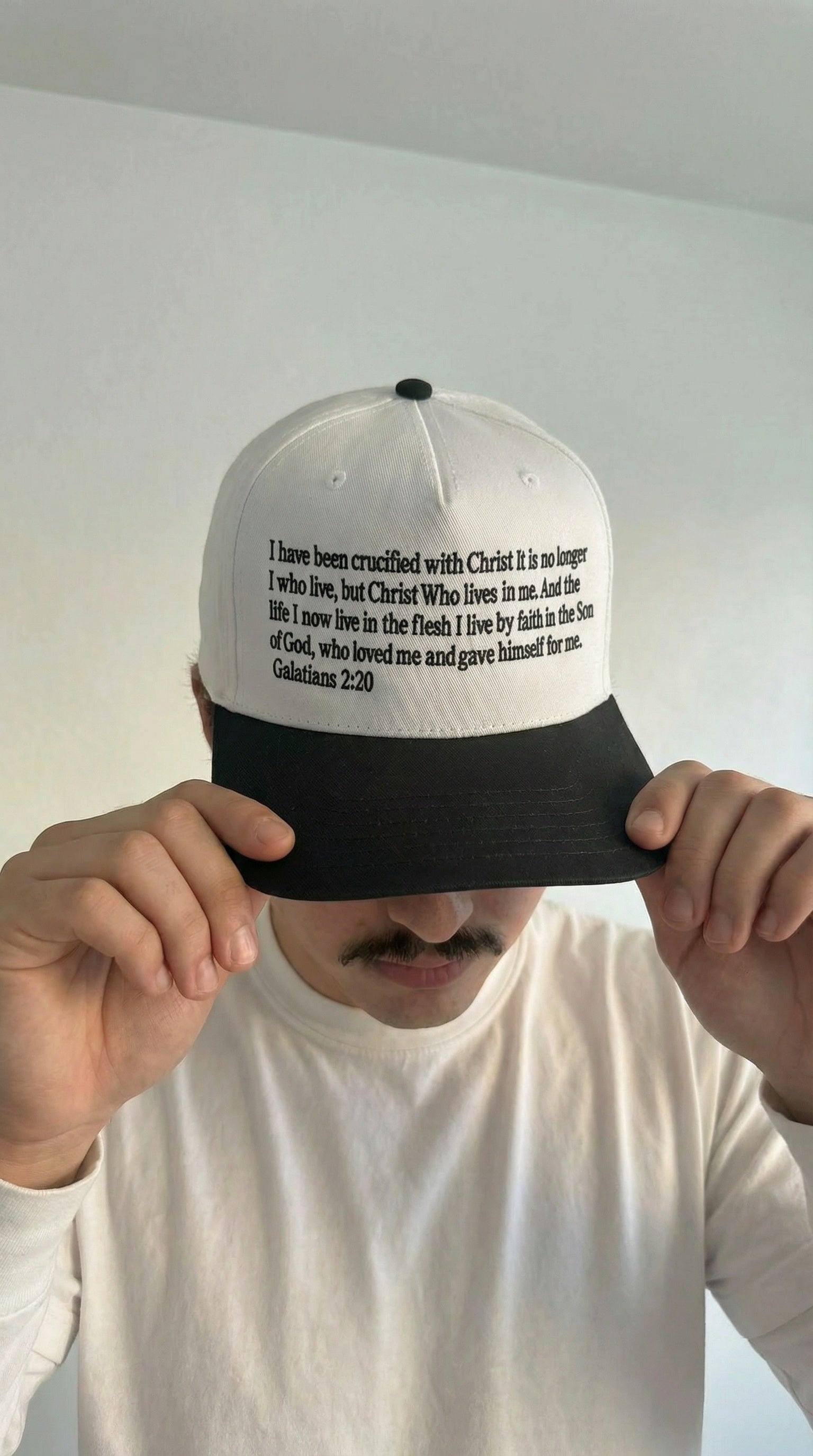 Galatians 2:20 Snapback (White/Black)